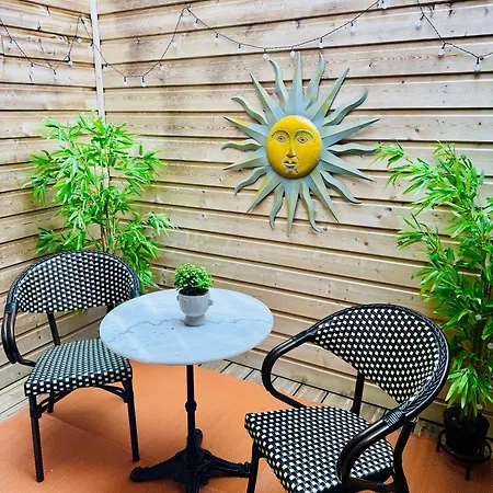 Apartamento Stylish Pad - Walk To *